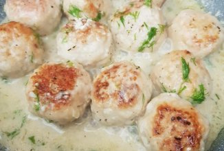 Тефтели с сыром в сливочном соусе ☺️