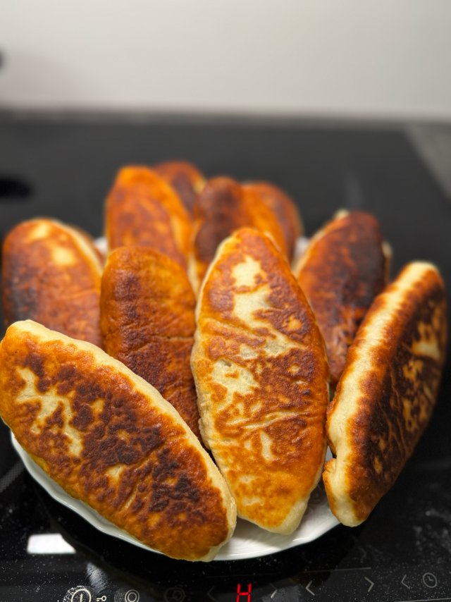 Пирожки с мясом на дрожжевом тесте
