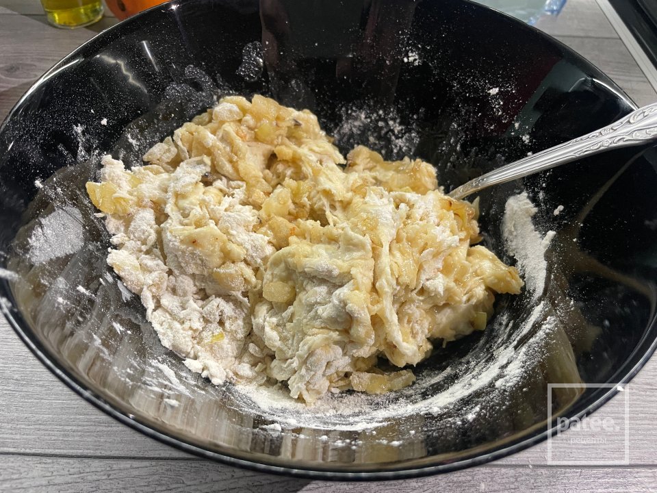 Хлебные палочки с жареным луком - Шаг 6