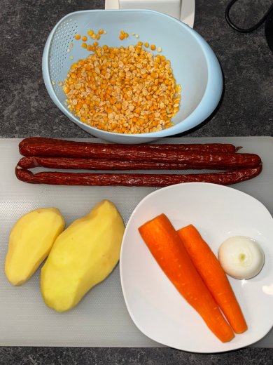 Гороховый супчик с копченными колбасками 🍲 - Шаг 1