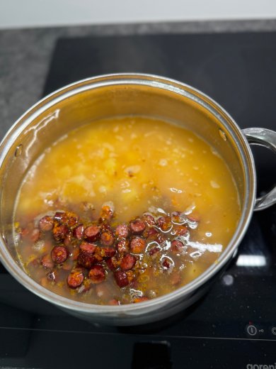 Гороховый супчик с копченными колбасками 🍲 - Шаг 11