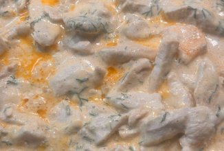 Филе из курицы в сметанно-сырном соусе