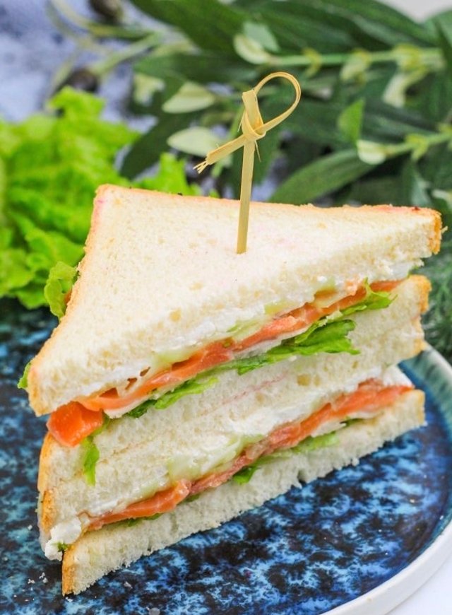 Сэндвич с лососем 🥪