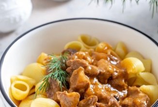 Гуляш из говядины как в СССР (как в советской столовой) 🥩