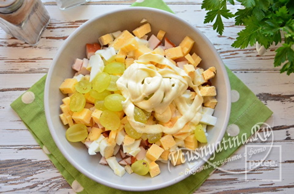 Салат «Мадам Кураж» с курицей и виноградом 🥗 - Шаг 6