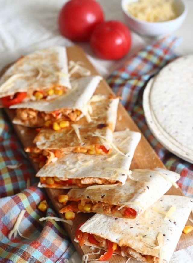 Кесадилья с курицей и кукурузой 👍🏼