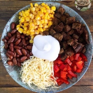 Салат из фасоли и сухариков 🥗 - Шаг 1