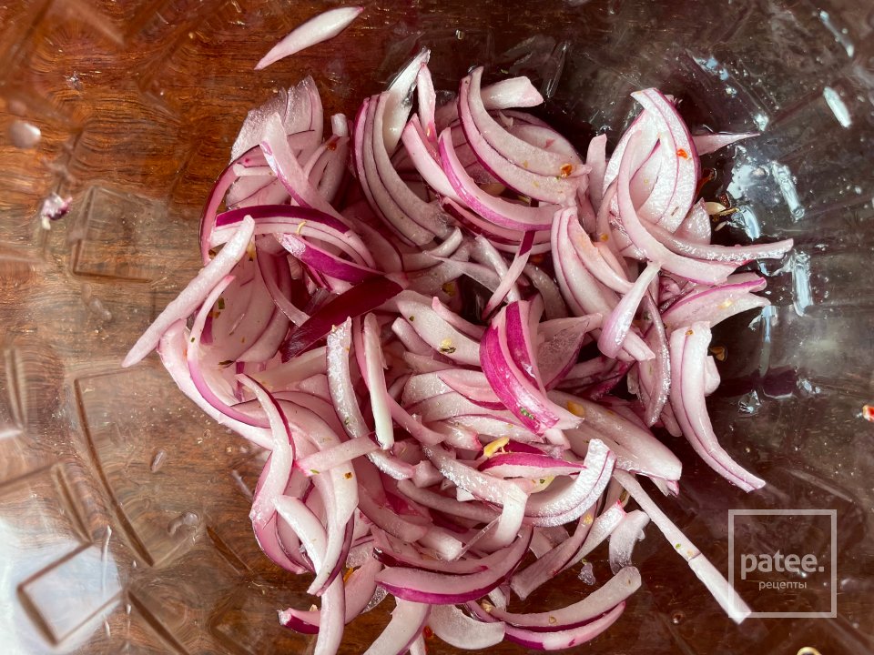 Салат с креветками и питахайей. - Шаг 2