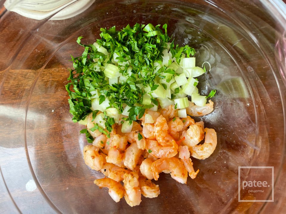 Салат с креветками и питахайей. - Шаг 4