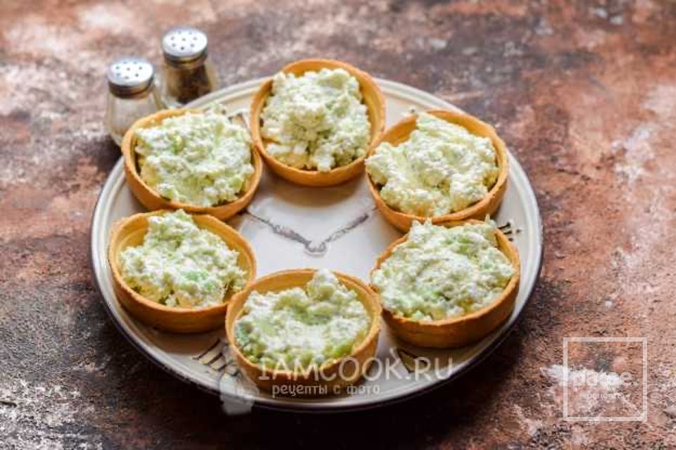 Тарталетки с творожным сыром, авокадо и креветками 👍🏼 - Шаг 6