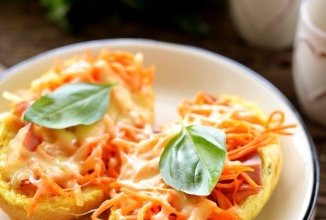 Бутерброды с ветчиной и корейской морковью в микроволновке 🥪