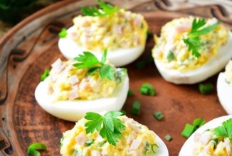 Яйца, фаршированные ветчиной и сыром 🥚