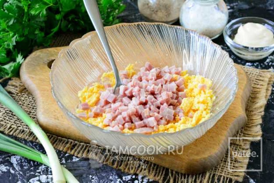 Яйца, фаршированные ветчиной и сыром 🥚 - Шаг 3