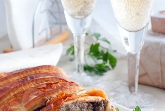 Говядина «Веллингтон» с грибами — запеченное мясо с грибами в слоеном тесте 🥩