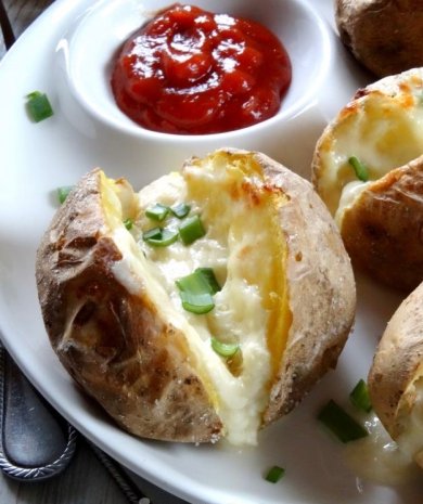 Картошка в мундире с сыром в духовке 🥔