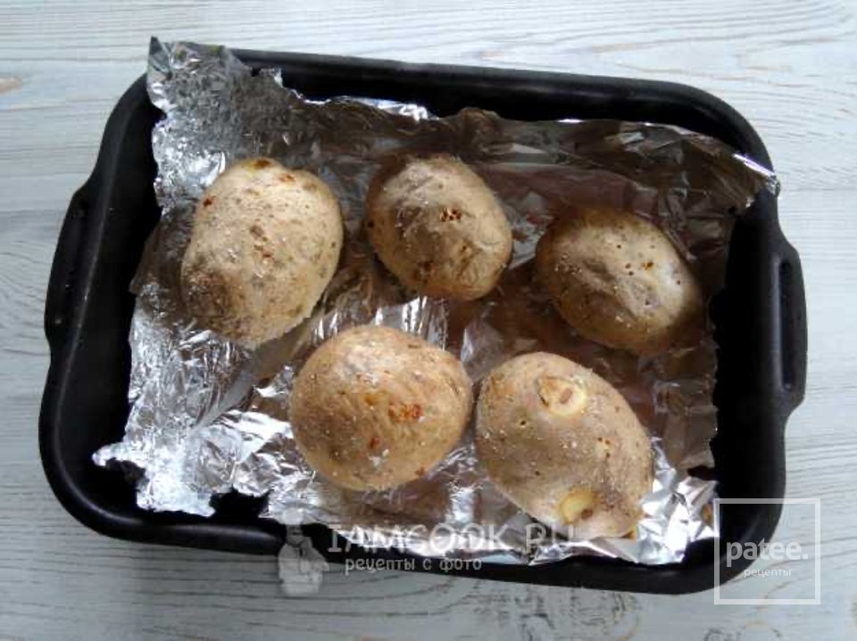 Картошка в мундире с сыром в духовке 🥔 - Шаг 3