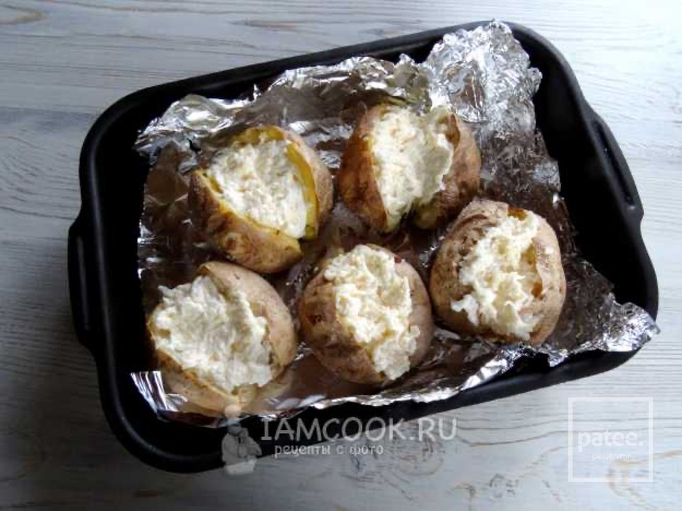 Картошка в мундире с сыром в духовке 🥔 - Шаг 7