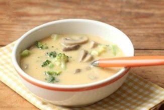 Сырный суп с брокколи и шампиньонами