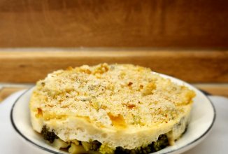 Брокколи в творожно-сухарном соусе