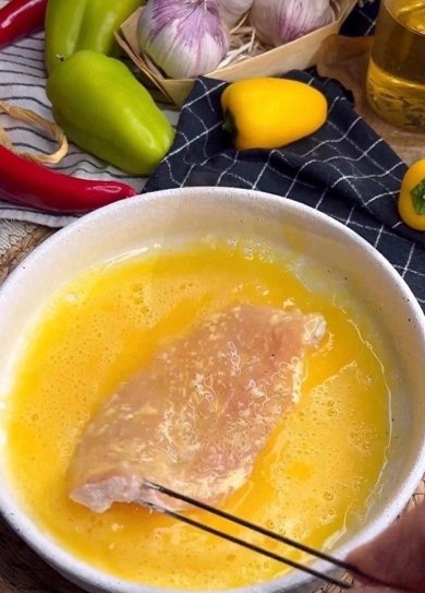 ХРУСТЯЩАЯ КУРОЧКА В ЧЕСНОЧНО-МЕДОВОМ СОУСЕ 🍗 - Шаг 5