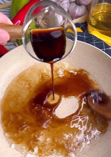 ХРУСТЯЩАЯ КУРОЧКА В ЧЕСНОЧНО-МЕДОВОМ СОУСЕ 🍗 - Шаг 7