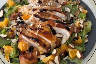 Апельсиновый салат с курицей