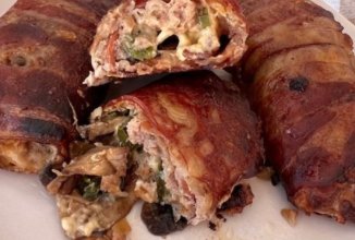 Мясные котлеты в беконе