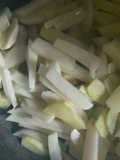 жареный картофель с чесноком - Шаг 2