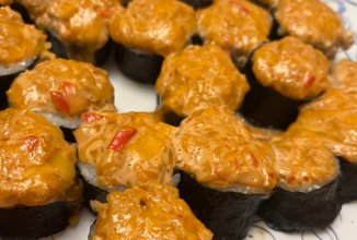 Запеченные роллы с крабовыми палочками