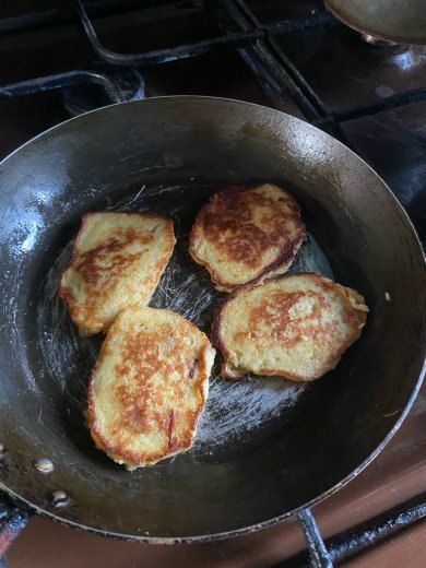 манные оладьи с яблоком - Шаг 5