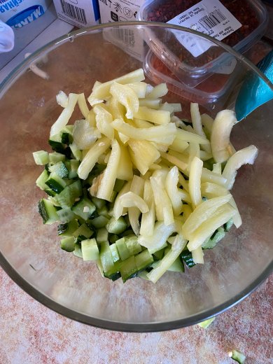 салат из огурцов и перца - Шаг 3