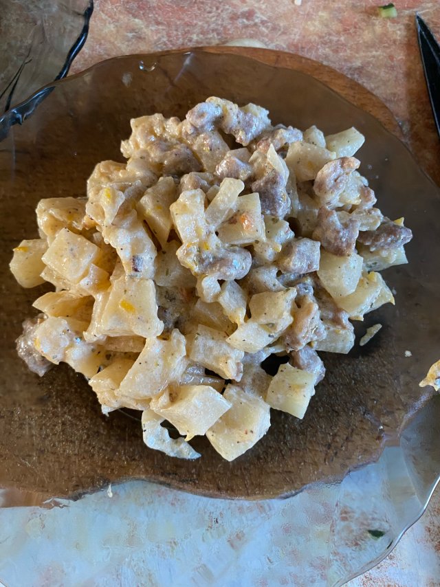 тушеная картошка с мясом в сметане
