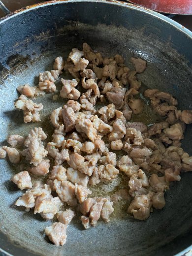 тушеная картошка с мясом в сметане - Шаг 3