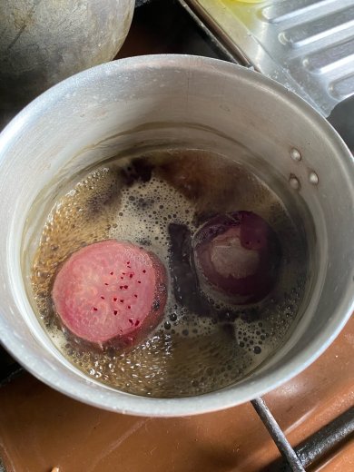 Салат из свеклы с чесноком и майонезом - Шаг 2