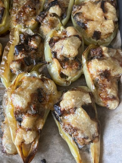 Перец фаршированный баклажанами и сыром - Шаг 1