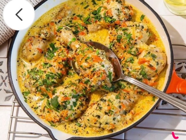Куриные голени, тушёные в сметане