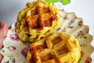 Картофельные вафли с зеленью