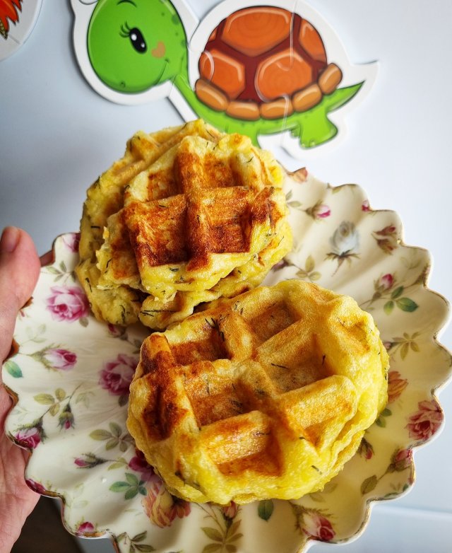 Картофельные вафли с зеленью