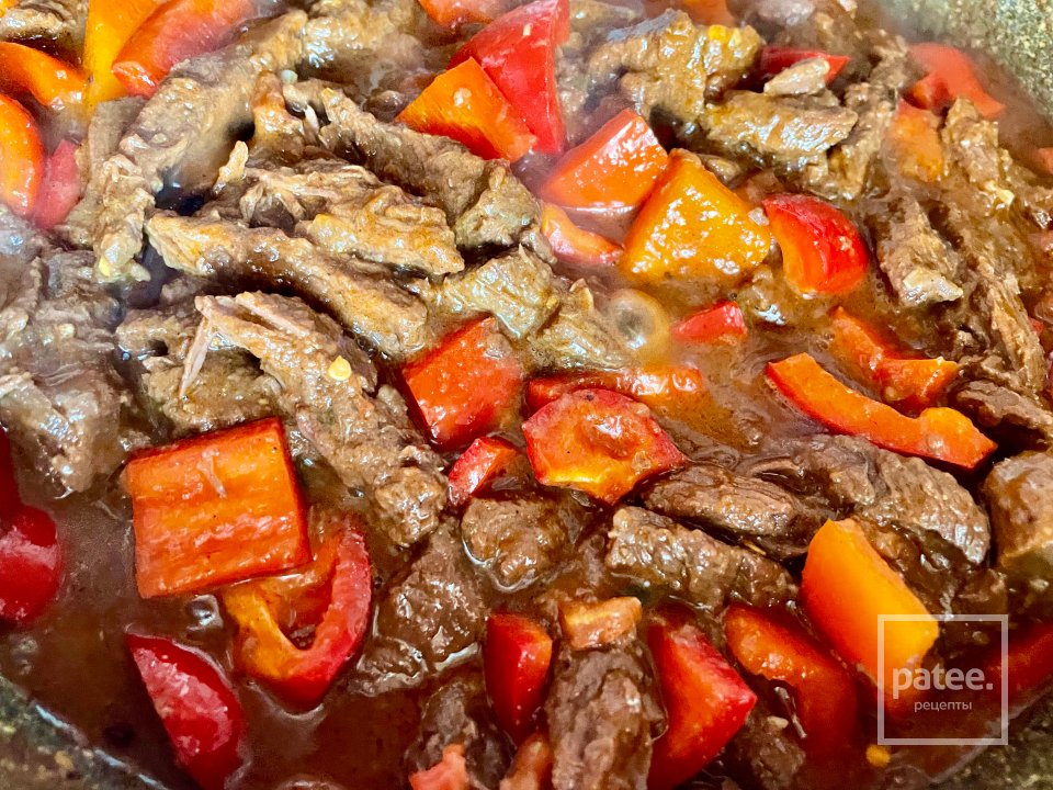 Паприкаш из оленины. - Шаг 10