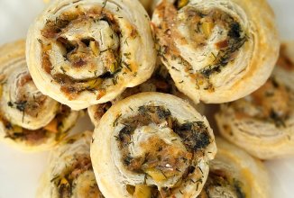 Слойки с тунцом