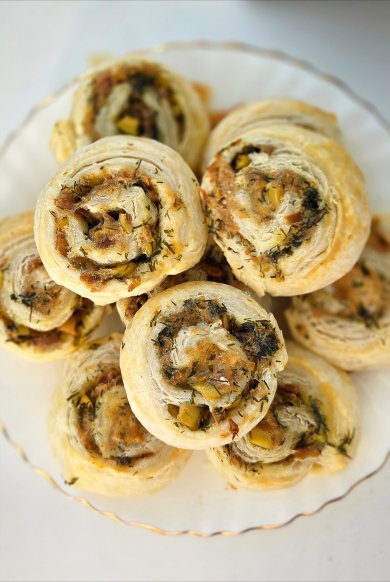 Слойки с тунцом