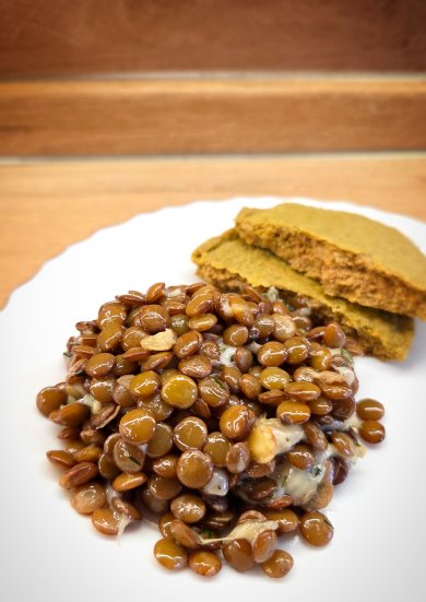 Чечевица с зеленью и сыром