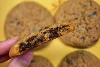 Печенье из гречневой (или полбяной) муки с шоколадом