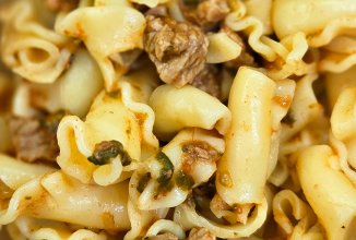 Паста с говядиной и шпинатом