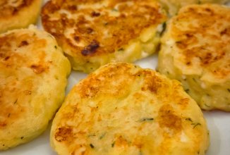 Картофельные оладьи с сыром