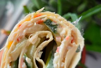 Рулет из лаваша с крабовыми палочками