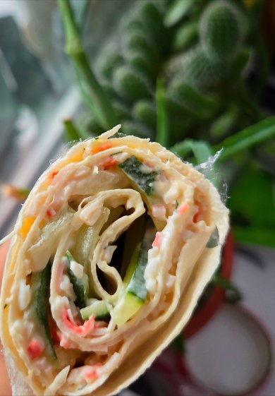 Рулет из лаваша с крабовыми палочками