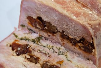 Куриный террин с вялеными томатами и зеленью