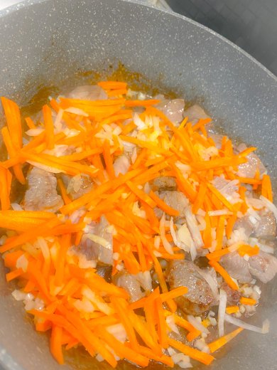 Говядина с грибами в горшочках по-боярски - Шаг 2