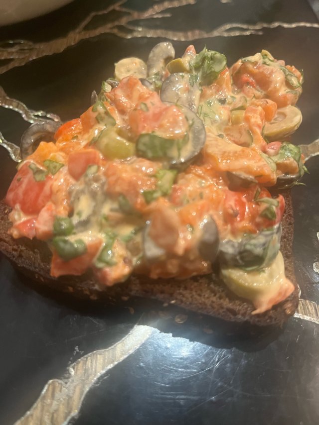 Намазка из перцев и оливок